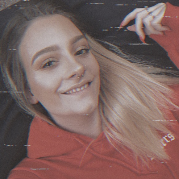 Meet your Posher, Carli - Picture 8 of 8